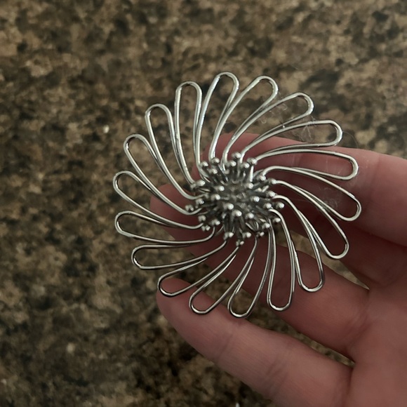 Women’s silver ring - Picture 2 of 4